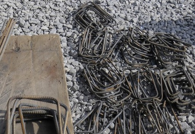 Tumpukan Cincin Begel Pengikat Tulangan Besi Beton